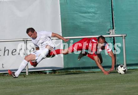 Fussball Testspiel. Annabichler SV gegen SK Austria Klagenfurt. Stefan Dollinger,  (ASV), Christian Prawda (Austria). Welzenegg, am 29.6.2015.
Foto: Kuess
---
pressefotos, pressefotografie, kuess, qs, qspictures, sport, bild, bilder, bilddatenbank