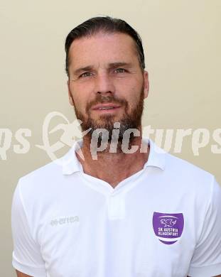 Fussball. ErsteLiga. SKAustria Klagenfurt. Mannschaftsfototermin. Portrait.  Gerhard Fellner, Co-Trainer. Klagenfurt, 1.7.2015.
Foto: Kuess
---
pressefotos, pressefotografie, kuess, qs, qspictures, sport, bild, bilder, bilddatenbank