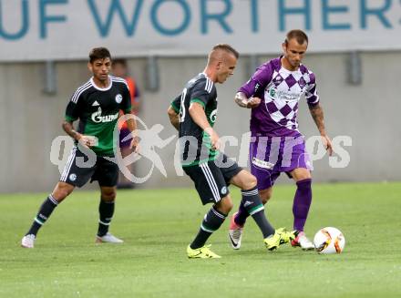 Fussball Testspiel. SK Austria Klagenfurt gegen Schalke 04. Raiko Rep, (Austria Klagenfurt), Florian Pick  (Schalke). Klagenfurt, am 8.7.2015.
Foto: Kuess
---
pressefotos, pressefotografie, kuess, qs, qspictures, sport, bild, bilder, bilddatenbank