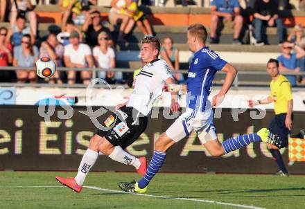 Fussball Testspiel. RZ Pellets WAC gegen Schalke 04. Tadej Trdina,  (WAC),  Marvin Friedrich (Schalke). Wolfsberg, am 10.7.2015.
Foto: Kuess
---
pressefotos, pressefotografie, kuess, qs, qspictures, sport, bild, bilder, bilddatenbank