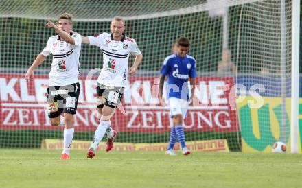 Fussball Testspiel. RZ Pellets WAC gegen Schalke 04. Torjubel Tadej Trdina, Christoph Rabitsch (WAC). Wolfsberg, am 10.7.2015.
Foto: Kuess
---
pressefotos, pressefotografie, kuess, qs, qspictures, sport, bild, bilder, bilddatenbank