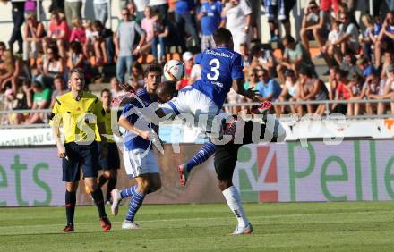 Fussball Testspiel. RZ Pellets WAC gegen Schalke 04. Silvio Carlos De Oliveira,  (WAC), Junior Caicara (Schalke). Wolfsberg, am 10.7.2015.
Foto: Kuess
---
pressefotos, pressefotografie, kuess, qs, qspictures, sport, bild, bilder, bilddatenbank