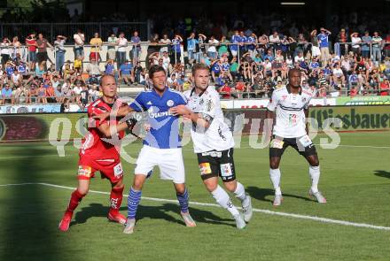 Fussball Testspiel. RZ Pellets WAC gegen Schalke 04. Alexander Kofler, Michael Sollbauer, (WAC), Klaas-Jan Huntelaar  (Schalke). Wolfsberg, am 10.7.2015.
Foto: Kuess
---
pressefotos, pressefotografie, kuess, qs, qspictures, sport, bild, bilder, bilddatenbank