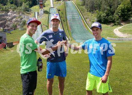 Schi Nordisch. Schispringen. Training OESV in der Villacher Alpenarena. Gregor Schlierenzauer, Trainer Heinz Kuttin, Stefan Kraft. Villach, am 30.6.2015.
Foto: Kuess
---
pressefotos, pressefotografie, kuess, qs, qspictures, sport, bild, bilder, bilddatenbank