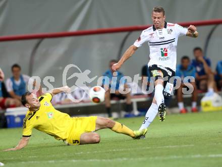 Fussball. UEFA Europa League 2015/2016. Second Qualifying Round. RZ Pellets WAC gegen FC Shakhtyor Soligorsk. Peter Tschernegg, (WAC), Aleksandr Yurevich (Shakhtyor Soligorsk). Klagenfurt, am 23.7.2015.
Foto: Kuess
---
pressefotos, pressefotografie, kuess, qs, qspictures, sport, bild, bilder, bilddatenbank