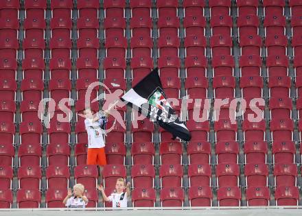 Fussball. UEFA Europa League 2015/2016. Second Qualifying Round. RZ Pellets WAC gegen FC Shakhtyor Soligorsk. Fans (WAC). Klagenfurt, am 23.7.2015.
Foto: Kuess
---
pressefotos, pressefotografie, kuess, qs, qspictures, sport, bild, bilder, bilddatenbank