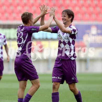 Fussball. Sky go Erste Liga. SK Austria Klagenfurt gegen FC Liefering. Torjubel Patrik Eler, Christian Falk (Klagenfurt). Klagenfurt, am 24.7.2015.
Foto: Kuess
---
pressefotos, pressefotografie, kuess, qs, qspictures, sport, bild, bilder, bilddatenbank