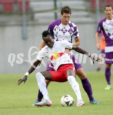 Fussball. Sky go Erste Liga. SK Austria Klagenfurt gegen FC Liefering. Bernd Kager, (Klagenfurt), Dwamena Raphael  (Liefering). Klagenfurt, am 24.7.2015.
Foto: Kuess
---
pressefotos, pressefotografie, kuess, qs, qspictures, sport, bild, bilder, bilddatenbank