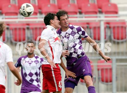 Fussball. Sky go Erste Liga. SK Austria Klagenfurt gegen FC Liefering. Christian Falk, (Klagenfurt), Daniel Raischl (Liefering). Klagenfurt, am 24.7.2015.
Foto: Kuess
---
pressefotos, pressefotografie, kuess, qs, qspictures, sport, bild, bilder, bilddatenbank