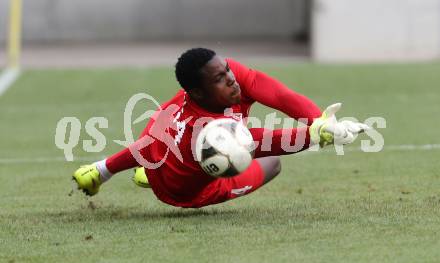 Fussball. Sky go Erste Liga. SK Austria Klagenfurt gegen FC Liefering. Ati Lawrence (Liefering). Klagenfurt, am 24.7.2015.
Foto: Kuess
---
pressefotos, pressefotografie, kuess, qs, qspictures, sport, bild, bilder, bilddatenbank