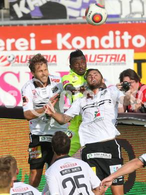 Fussball. Tipico Bundesliga. RZ Pellets WAC gegen FK Austria Wien. Boris Huettenbrenner, Manuel Seidl, (WAC), Kayode Olarenwaju Ayobami (Wien). Wolfsberg, am 26.7.2015.
Foto: Kuess
Foto: Kuess

---
pressefotos, pressefotografie, kuess, qs, qspictures, sport, bild, bilder, bilddatenbank