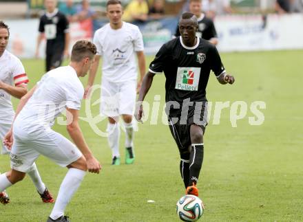 Fussball Regionalliga. Annabichler SV gegen RZ Pellets WAC Amateure.  Philipp Matthias Gaggl,  (ASV), Bunabass Ceesay (WAC). Annabichl, am 26.7.2015.
Foto: Kuess
---
pressefotos, pressefotografie, kuess, qs, qspictures, sport, bild, bilder, bilddatenbank