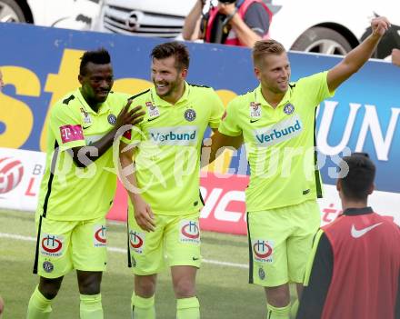 Fussball. Tipico Bundesliga. RZ Pellets WAC gegen FK Austria Wien. Torjubel Alexander Gruenwald, Kayode Olarenwaju Ayobami, Alexander Gorgon  (Wien). Wolfsberg, am 26.7.2015.
Foto: Kuess
Foto: Kuess

---
pressefotos, pressefotografie, kuess, qs, qspictures, sport, bild, bilder, bilddatenbank