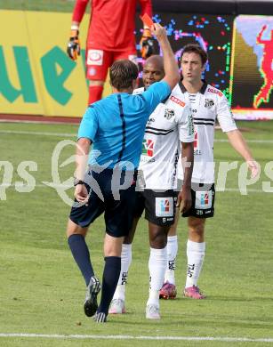 Fussball. Tipico Bundesliga. RZ Pellets WAC gegen FK Austria Wien. Rote Karte fuer De Oliveira Silvio Carlos, Schiedsrichter Dieter Muckenhammer (WAC). Wolfsberg, am 26.7.2015.
Foto: Kuess
Foto: Kuess

---
pressefotos, pressefotografie, kuess, qs, qspictures, sport, bild, bilder, bilddatenbank