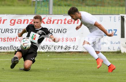 Fussball Regionalliga. Annabichler SV gegen RZ Pellets WAC Amateure.  Abian Jose Serrano Davila, (ASV), Raimund Valtiner (WAC). Annabichl, am 26.7.2015.
Foto: Kuess
---
pressefotos, pressefotografie, kuess, qs, qspictures, sport, bild, bilder, bilddatenbank