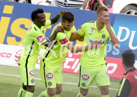 Fussball. Tipico Bundesliga. RZ Pellets WAC gegen FK Austria Wien. Torjubel Alexander Gruenwald, Kayode Olarenwaju Ayobami, Alexander Gorgon  (Wien). Wolfsberg, am 26.7.2015.
Foto: Kuess
Foto: Kuess

---
pressefotos, pressefotografie, kuess, qs, qspictures, sport, bild, bilder, bilddatenbank