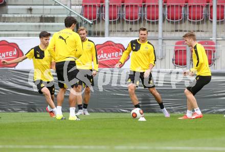 Fussball. UEFA Europa League 2015/2016. Third qualifying round. RZ Pellets WAC gegen Borussia Dortmund. Training Lukasz Piszczek, Marco Reus(Dortmund). Klagenfurt, am 29.7.2015.
Foto: Kuess 
---
pressefotos, pressefotografie, kuess, qs, qspictures, sport, bild, bilder, bilddatenbank