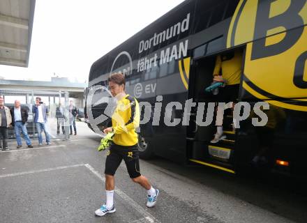 Fussball. UEFA Europa League 2015/2016. Third qualifying round. RZ Pellets WAC gegen Borussia Dortmund. Ankunft in Klagenfurt. Shinji Kagawa (Dortmund). Klagenfurt, am 29.7.2015.
Foto: Kuess 
---
pressefotos, pressefotografie, kuess, qs, qspictures, sport, bild, bilder, bilddatenbank