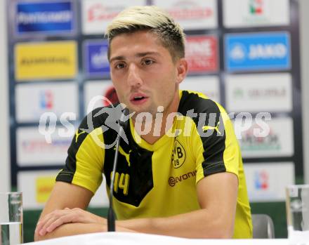 Fussball. UEFA Europa League 2015/2016. Third qualifying round. RZ Pellets WAC gegen Borussia Dortmund. Pressekonferenz.  Kevin Kampl (Dortmund). Klagenfurt, am 29.7.2015.
Foto: Kuess 
---
pressefotos, pressefotografie, kuess, qs, qspictures, sport, bild, bilder, bilddatenbank