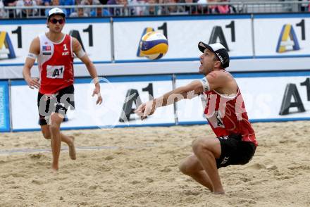 2015 CEV A1 Beachvolleyball Europameisterschaft. Alexander Xandi Huber, Robin Seidl (AUT). Klagenfurt, 30.7.2015.
Foto: Kuess
---
pressefotos, pressefotografie, kuess, qs, qspictures, sport, bild, bilder, bilddatenbank