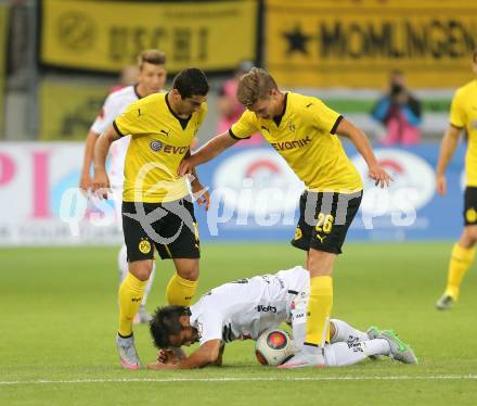 Fussball. UEFA Europa League 2015/2016. Third qualifying round. RZ Pellets WAC gegen Borussia Dortmund. Stephan PALLA (WAC), Henrikh Mkhitaryan, Lukasz Piszczek (Dortmund). Klagenfurt, am 30.7.2015.
Foto: Kuess 
---
pressefotos, pressefotografie, kuess, qs, qspictures, sport, bild, bilder, bilddatenbank