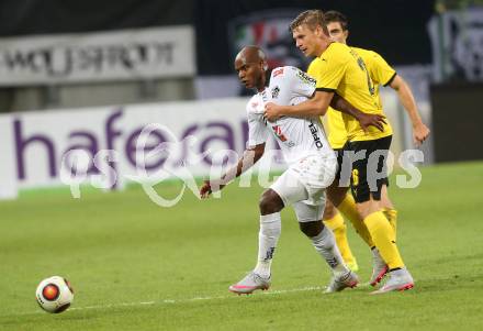 Fussball. UEFA Europa League 2015/2016. Third qualifying round. RZ Pellets WAC gegen Borussia Dortmund. Silvio,  (WAC), Lukasz Piszczek (Dortmund). Klagenfurt, am 30.7.2015.
Foto: Kuess 
---
pressefotos, pressefotografie, kuess, qs, qspictures, sport, bild, bilder, bilddatenbank