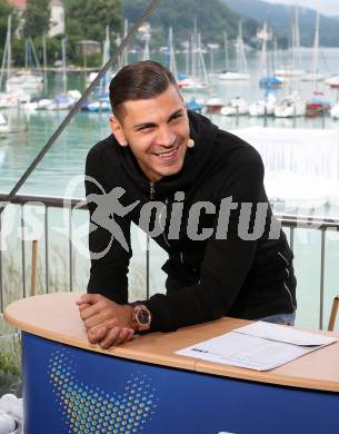 2015 CEV A1 Beachvolleyball Europameisterschaft. Fussball. Auslosung OEFB Samsung Cup. Aleksandar Dragovic (Dynamo Kiew). Klagenfurt, 2.8.2015
Foto: Kuess
---
pressefotos, pressefotografie, kuess, qs, qspictures, sport, bild, bilder, bilddatenbank