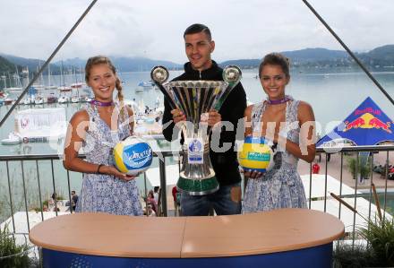 2015 CEV A1 Beachvolleyball Europameisterschaft. Fussball. Auslosung OEFB Samsung Cup. Aleksandar Dragovic (Dynamo Kiew). Klagenfurt, 2.8.2015
Foto: Kuess
---
pressefotos, pressefotografie, kuess, qs, qspictures, sport, bild, bilder, bilddatenbank