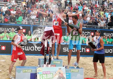 2015 CEV A1 Beachvolleyball Europameisterschaft. Alex RANGHIERI (ITA), Janis SMEDINS, Aleksandrs SAMOILOVS (LAT), Reinder NUMMERDOR, Christiaan VARENHORST (NED). Klagenfurt, 2.8.2015
Foto: Kuess
---
pressefotos, pressefotografie, kuess, qs, qspictures, sport, bild, bilder, bilddatenbank