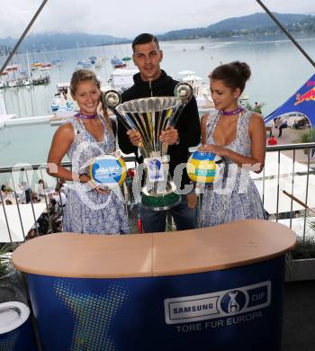 2015 CEV A1 Beachvolleyball Europameisterschaft. Fussball. Auslosung OEFB Samsung Cup. Aleksandar Dragovic (Dynamo Kiew). Klagenfurt, 2.8.2015
Foto: Kuess
---
pressefotos, pressefotografie, kuess, qs, qspictures, sport, bild, bilder, bilddatenbank