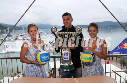 2015 CEV A1 Beachvolleyball Europameisterschaft. Fussball. Auslosung OEFB Samsung Cup. Aleksandar Dragovic (Dynamo Kiew). Klagenfurt, 2.8.2015
Foto: Kuess
---
pressefotos, pressefotografie, kuess, qs, qspictures, sport, bild, bilder, bilddatenbank