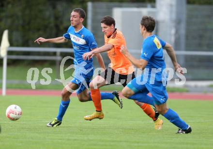 Fussball Unterliga West. VSV gegen Dellach/Drau. Marko Sarkovic, Simon Peter Suprun,  (VSV), Thomas Schaunig (Dellach). Villach Lind, am 1.8.2015.
Foto: Kuess
---
pressefotos, pressefotografie, kuess, qs, qspictures, sport, bild, bilder, bilddatenbank