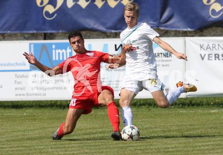 Fussball Kaerntner Liga. ATUS Ferlach gegen VST Voelkermarkt. Lukas Jaklitsch (Ferlach), Daniel Ulrich Primusch (Voelkermarkt). Ferlach, am 9.8.2015.
Foto: Kuess
---
pressefotos, pressefotografie, kuess, qs, qspictures, sport, bild, bilder, bilddatenbank