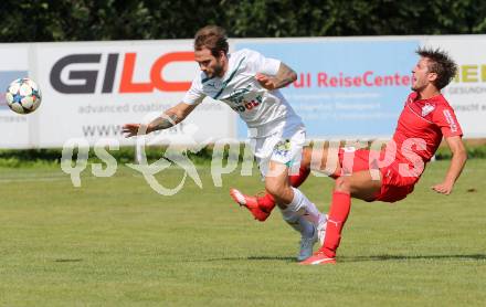 Fussball Kaerntner Liga. ATUS Ferlach gegen VST Voelkermarkt. Petar Maric (Ferlach), Christopher Sauerschnig (Voelkermarkt). Ferlach, am 9.8.2015.
Foto: Kuess
---
pressefotos, pressefotografie, kuess, qs, qspictures, sport, bild, bilder, bilddatenbank