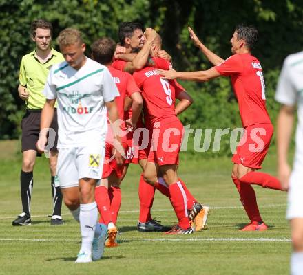 Fussball Kaerntner Liga. ATUS Ferlach gegen VST Voelkermarkt. Torjubel (Ferlach). Ferlach, am 9.8.2015.
Foto: Kuess
---
pressefotos, pressefotografie, kuess, qs, qspictures, sport, bild, bilder, bilddatenbank