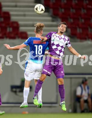 Fussball. Sky go Erste Liga. SK Austria Klagenfurt gegen SC Wiener Neustadt. Manuel Wallner,  (Klagenfurt), Florian Sittsam (Wiener Neustadt). Klagenfurt, am 14.8.2015.
Foto: Kuess
---
pressefotos, pressefotografie, kuess, qs, qspictures, sport, bild, bilder, bilddatenbank