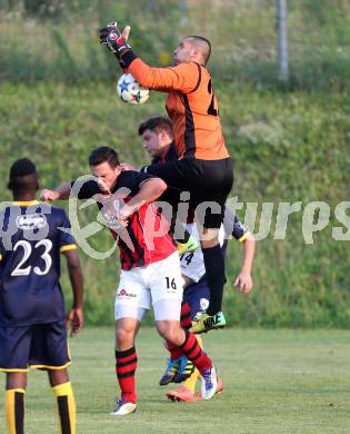 Fussball 1. Klasse D. DSG Ferlach gegen St. Margareten/Rosental. Nemanja Jozic,  (Ferlach), Peter Sagmeister (St.Margarethen). Unterbergen, am 14.8.2015.
Foto: Kuess
---
pressefotos, pressefotografie, kuess, qs, qspictures, sport, bild, bilder, bilddatenbank