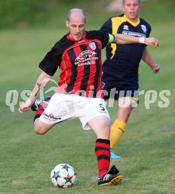 Fussball 1. Klasse D. DSG Ferlach gegen St. Margareten/Rosental. Hannes Doujak (St.Margarethen). Unterbergen, am 14.8.2015.
Foto: Kuess
---
pressefotos, pressefotografie, kuess, qs, qspictures, sport, bild, bilder, bilddatenbank