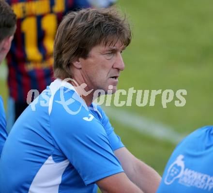 Fussball 1. Klasse D. DSG Ferlach gegen St. Margareten/Rosental. Trainer Benno Germadnig (Ferlach). Unterbergen, am 14.8.2015.
Foto: Kuess
---
pressefotos, pressefotografie, kuess, qs, qspictures, sport, bild, bilder, bilddatenbank