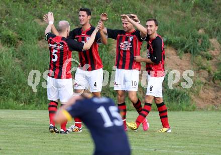 Fussball 1. Klasse D. DSG Ferlach gegen St. Margareten/Rosental. Torjubel Gregor Zugelj (St.Margarethen). Unterbergen, am 14.8.2015.
Foto: Kuess
---
pressefotos, pressefotografie, kuess, qs, qspictures, sport, bild, bilder, bilddatenbank