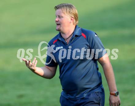 Fussball 1. Klasse D. DSG Ferlach gegen St. Margareten/Rosental. Trainer Christian Anton Fellner (St.Margarethen). Unterbergen, am 14.8.2015.
Foto: Kuess
---
pressefotos, pressefotografie, kuess, qs, qspictures, sport, bild, bilder, bilddatenbank