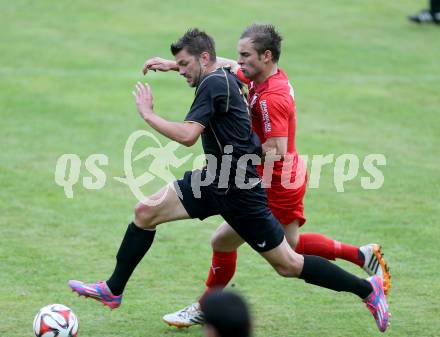 Fussball. Kaerntner Liga. Koettmannsdorf gegen Atus Ferlach. Daniel Globotschnig (Koettmannsdorf), Martin Trattnig (Atus Ferlach). Koettmannsdorf, 15.8.2015.
Foto: Kuess
---
pressefotos, pressefotografie, kuess, qs, qspictures, sport, bild, bilder, bilddatenbank