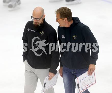 Eishockey Testspiel. VSV gegen Stavagner Oilers. Co-Trainer Markus Pwintner, Trainer Hannu Jaervenpaeae (VSV). Villach, am 15.8.2015.
Foto: Kuess
---
pressefotos, pressefotografie, kuess, qs, qspictures, sport, bild, bilder, bilddatenbank