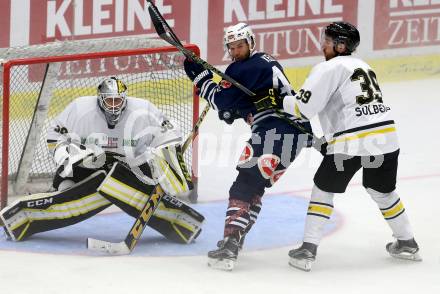 Eishockey Testspiel. VSV gegen Stavagner Oilers. Matt Kelly,  (VSV),  Henrik Holm, Henrik Solberg (Stavagner Oilers). Villach, am 15.8.2015.
Foto: Kuess
---
pressefotos, pressefotografie, kuess, qs, qspictures, sport, bild, bilder, bilddatenbank