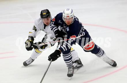 Eishockey Testspiel. VSV gegen Stavagner Oilers. Michael Raffl, (VSV),  Stian Hoygard (Stavagner Oilers). Villach, am 15.8.2015.
Foto: Kuess
---
pressefotos, pressefotografie, kuess, qs, qspictures, sport, bild, bilder, bilddatenbank