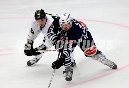 Eishockey Testspiel. VSV gegen Stavagner Oilers. Michael Raffl,  (VSV),  Stian Hoygard (Stavagner Oilers). Villach, am 15.8.2015.
Foto: Kuess
---
pressefotos, pressefotografie, kuess, qs, qspictures, sport, bild, bilder, bilddatenbank