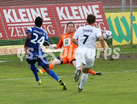 Fussball. Regionalliga. WAC Amateure gegen BW Linz. Raimund Valtiner, Rene Arno Robitsch (WAC),  Yusuf Olaitan Otubanjo (Linz). Wolfsberg, 16.8.2015.
Foto: Kuess
---
pressefotos, pressefotografie, kuess, qs, qspictures, sport, bild, bilder, bilddatenbank