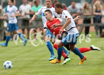 Fussball 1. Klasse C. Steuerberg gegen SGA Sirnitz. Marco Andrea Divo, (Steuerberg), Marco Huber (Sirnitz). Steuerberg, am 8.8.2015.
Foto: Kuess
---
pressefotos, pressefotografie, kuess, qs, qspictures, sport, bild, bilder, bilddatenbank