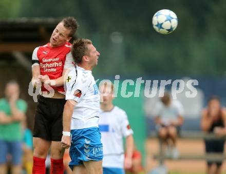 Fussball 1. Klasse C. Steuerberg gegen SGA Sirnitz. Hans Juergen Rainer, (Steuerberg), Marco huber (Sirnitz). Steuerberg, am 8.8.2015.
Foto: Kuess
---
pressefotos, pressefotografie, kuess, qs, qspictures, sport, bild, bilder, bilddatenbank