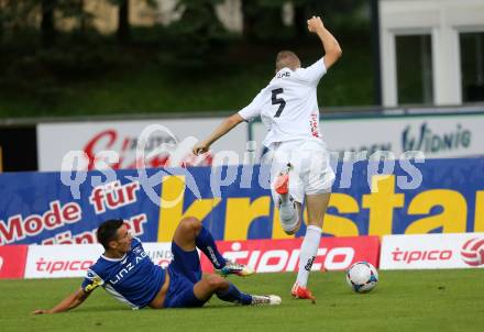 Fussball. Regionalliga. WAC Amateure gegen BW Linz. Christoph Rabitsch (WAC), Simon Kandler (Linz). Wolfsberg, 16.8.2015.
Foto: Kuess
---
pressefotos, pressefotografie, kuess, qs, qspictures, sport, bild, bilder, bilddatenbank